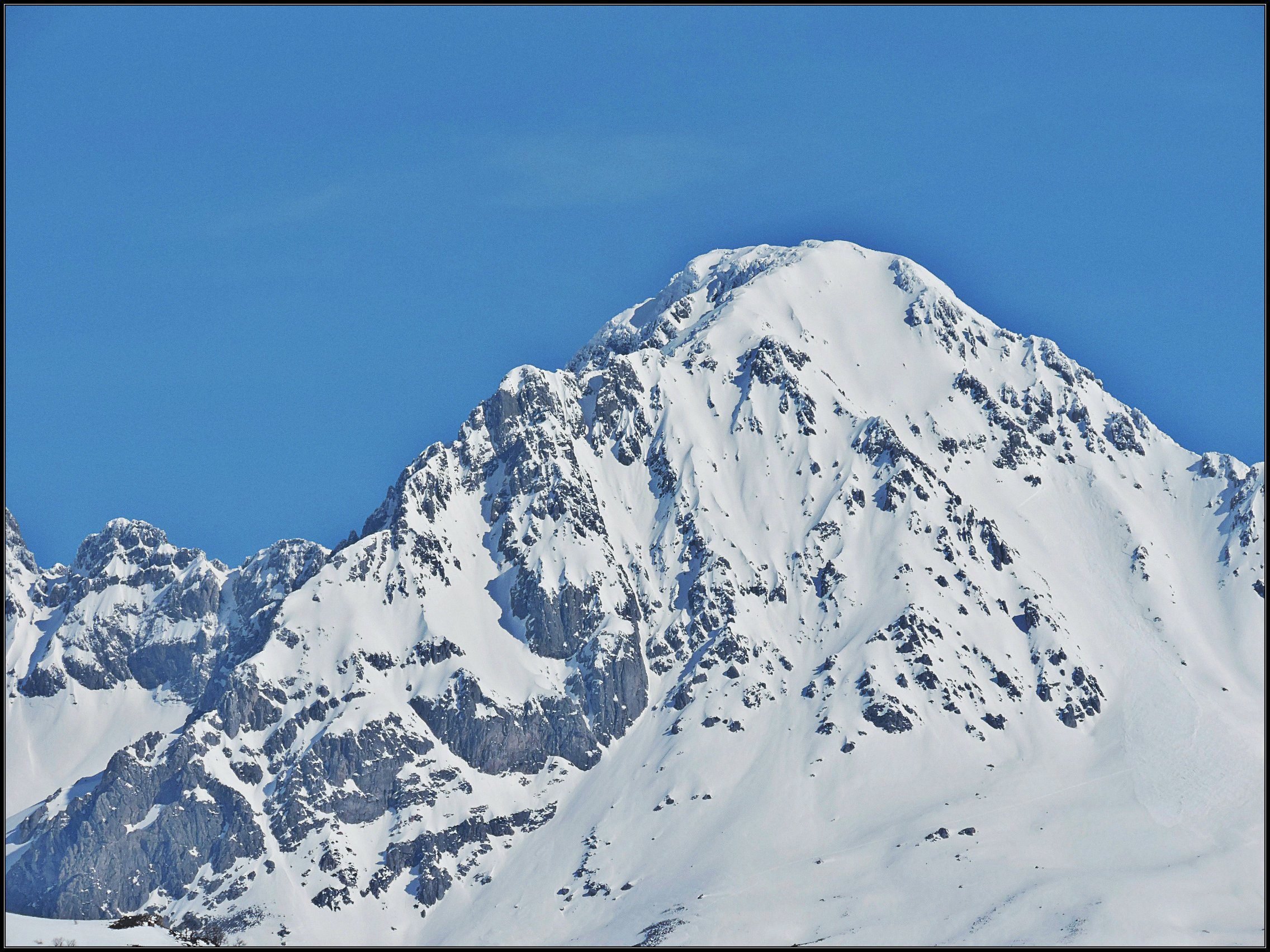 Esquí de montaña en la Cordillera Cantábrica-Tour de Peña Ubiña