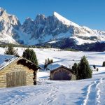 Raquetas de nieve en Dolomitas. Excursiones por las montañas más bellas del mundo.
