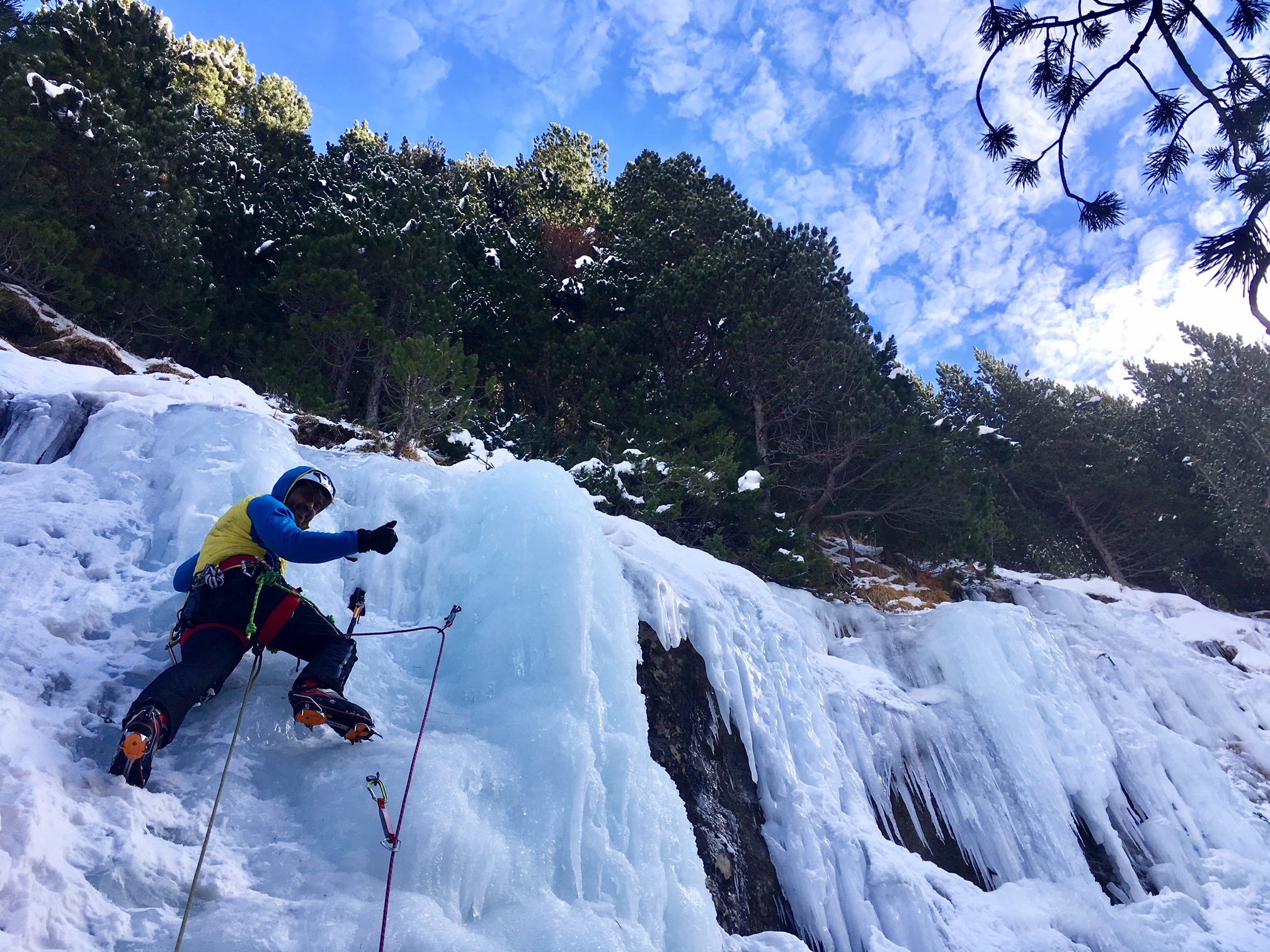 Curso de escalada en hielo y corredores (Pirineo Aragonés)