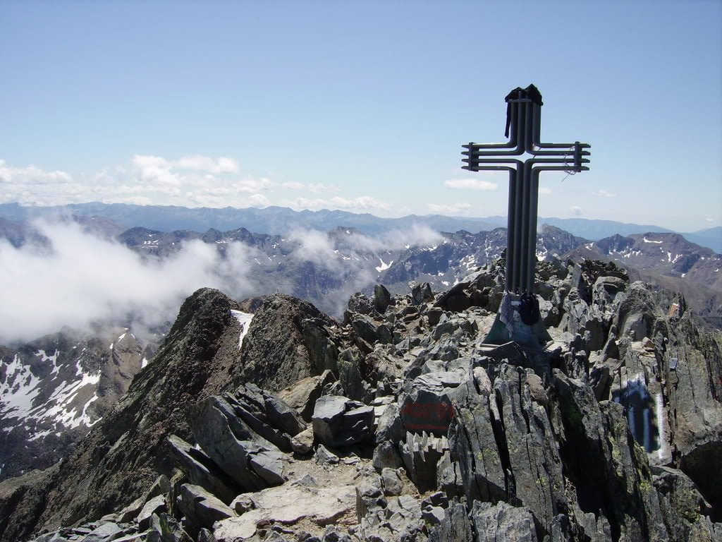 Ascenso a la Pica d´Estats por la Cresta del Pic Verdaguer. Pirineo Catalán