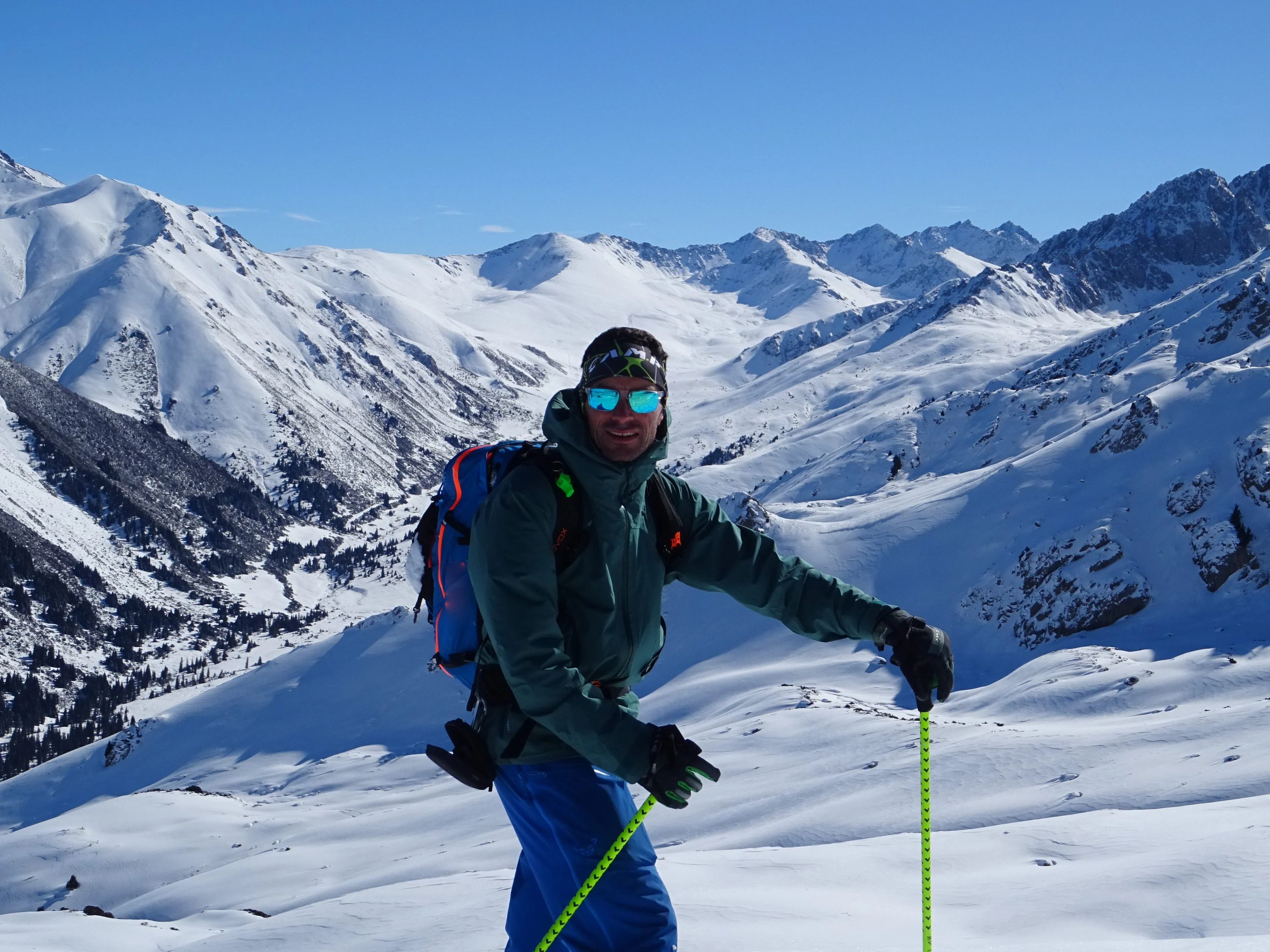 Kirguistán. Esquí de montaña en la Cordillera del Tian Shan