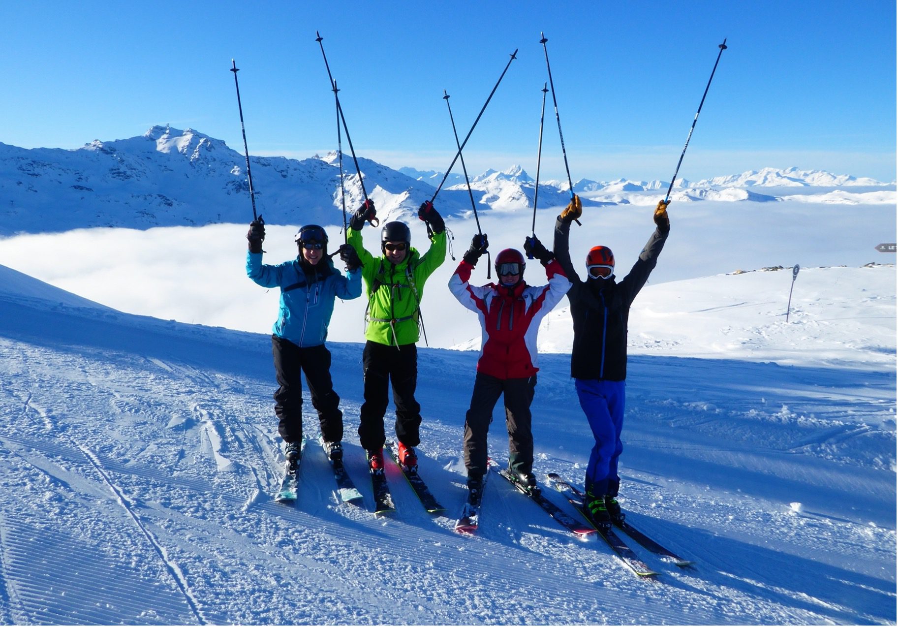 Curso de esquí de pista. Cerler, Pirineos.