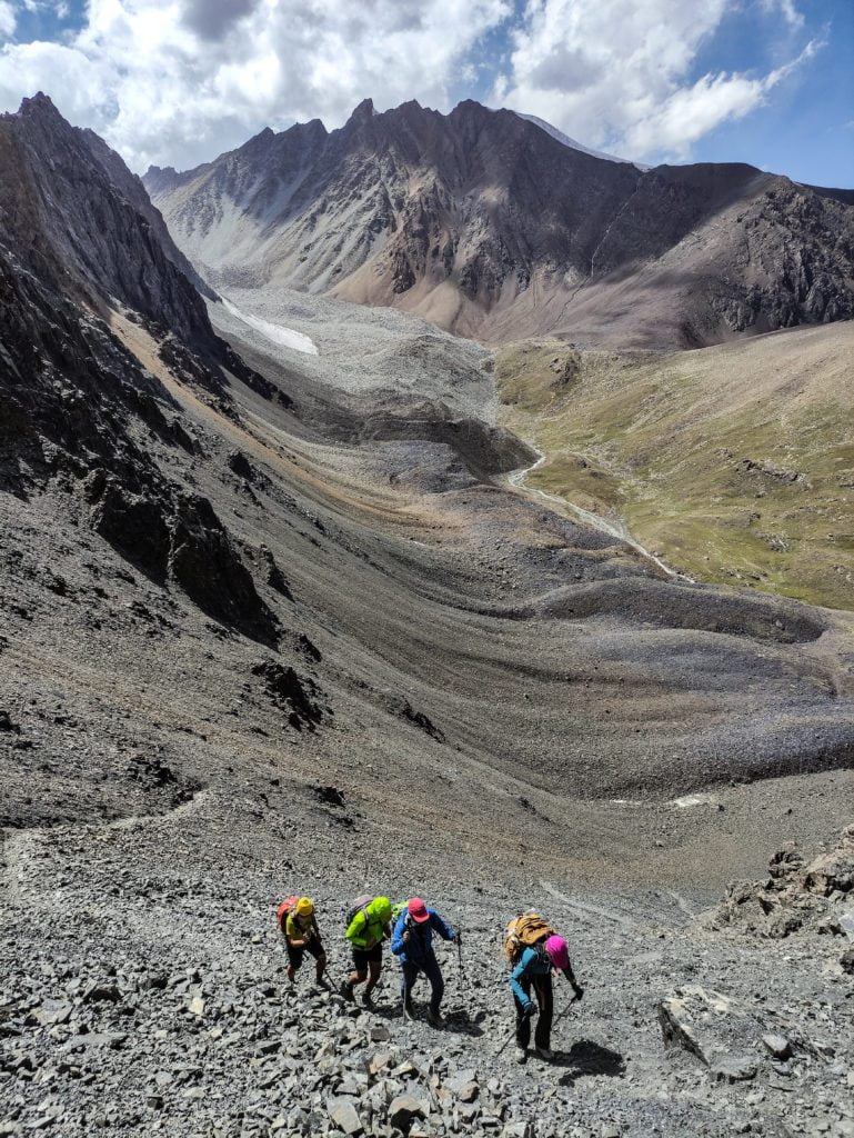 Grupo de montañeros en Kirguistán