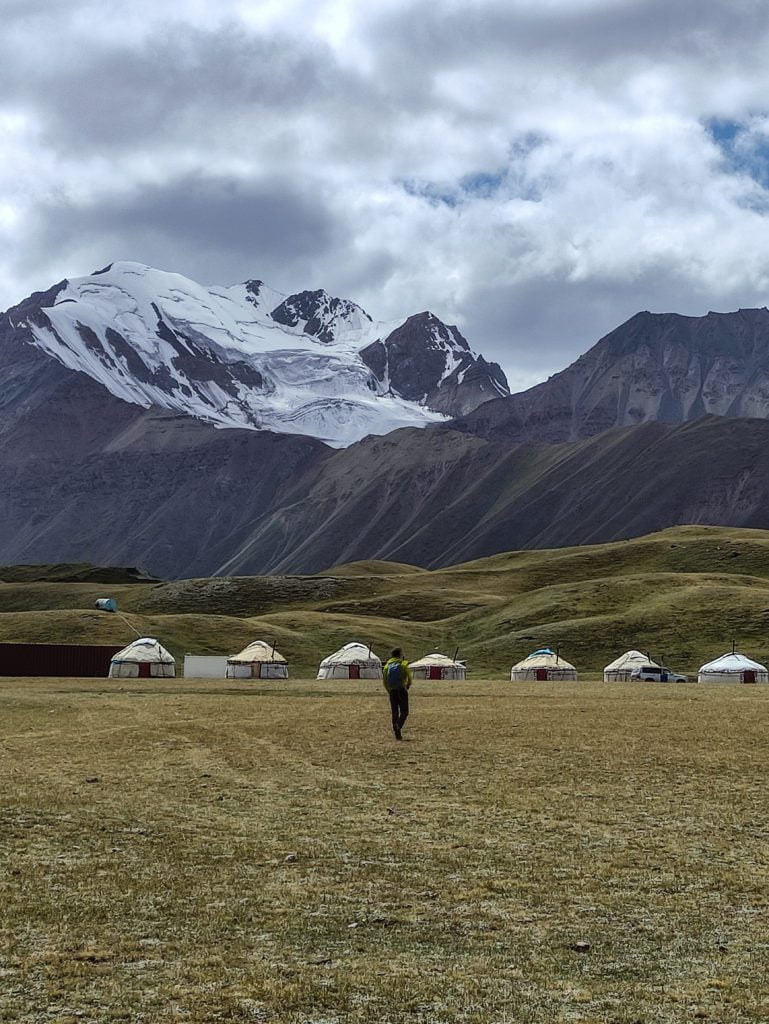 Campamento de yurtas en Kirguistán