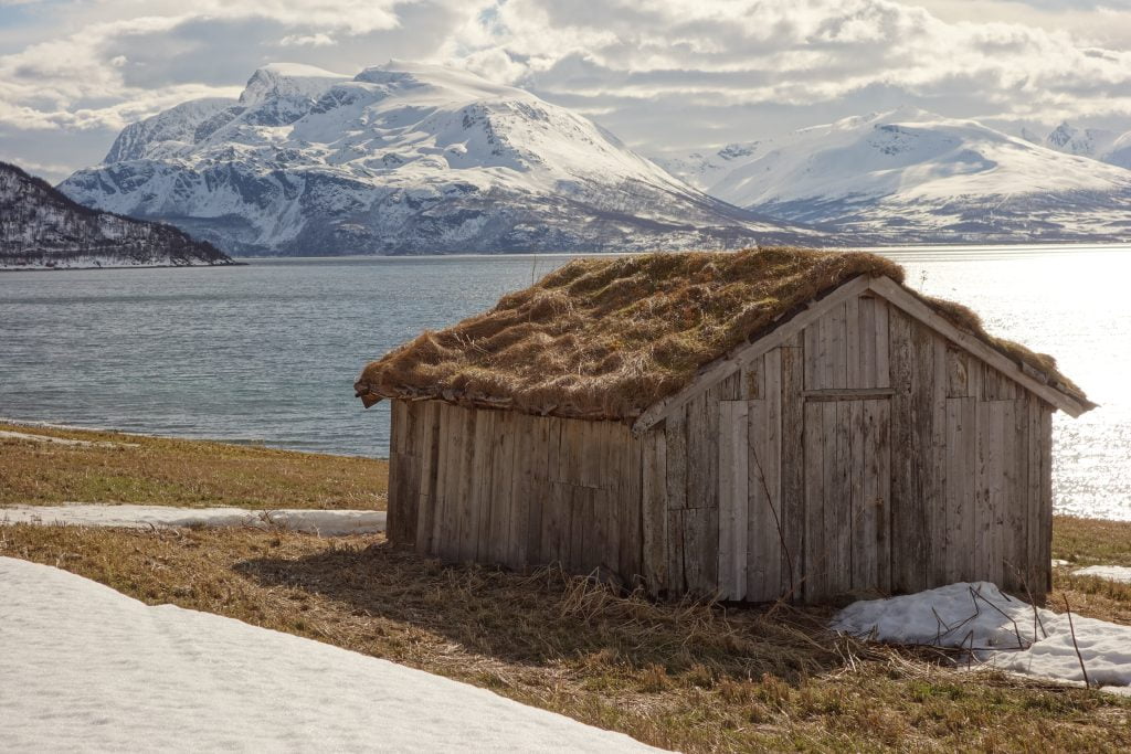 Cabaña en los fiordos noruegos